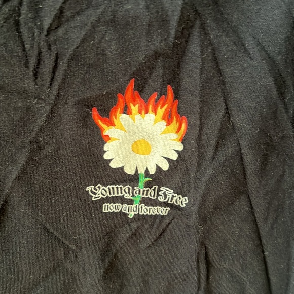 Women’s Bershka Short Sleeve Crew neck Graphic Tee - Picture 2 of 6